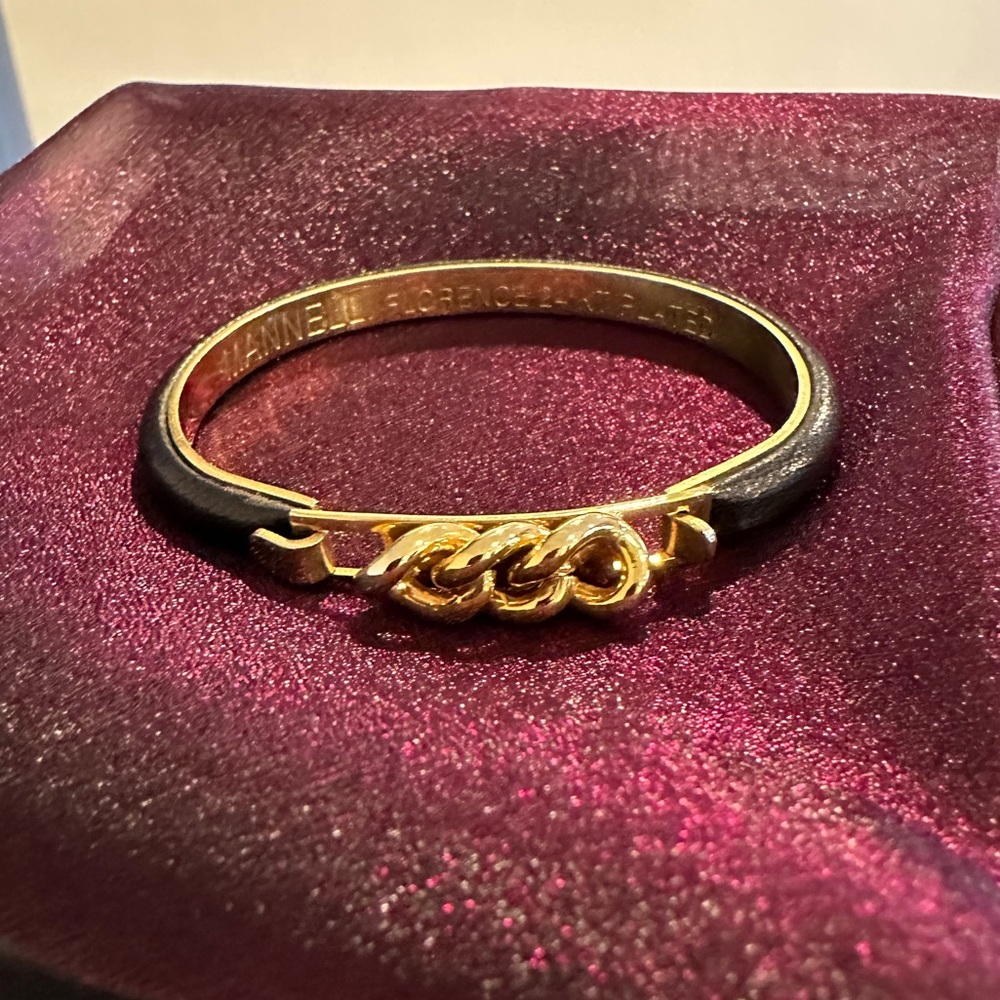 24 karat gold plated Mannelli bracelet in black from Florence. Like new!